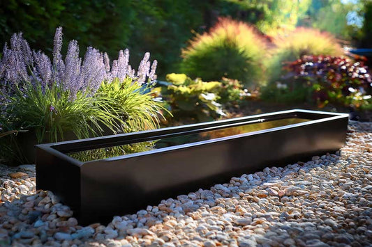 Wasserbecken aus farbig pulverbeschichtetem Aluminium "Le Bassin R"