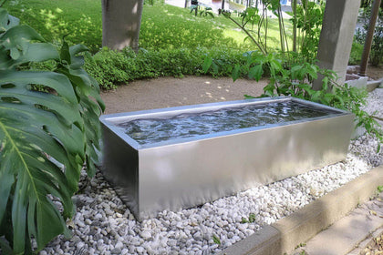 Wasserbecken aus Edelstahl