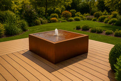 Wassertisch aus Cortenstahl "La Table Q"