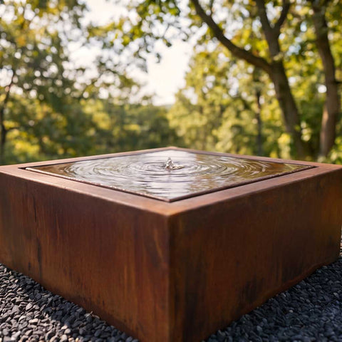 Wassertisch aus Cortenstahl "La Table Q"