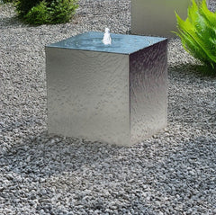 Gartenbrunnen aus Edelstahl "Le Cube"