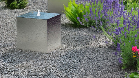 Gartenbrunnen aus Edelstahl "Le Cube"
