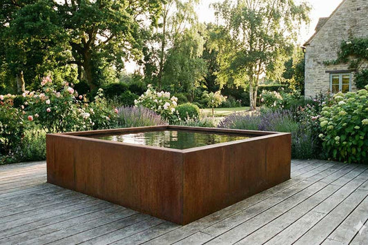 Wasserbecken aus Cortenstahl "Le Bassin Q"