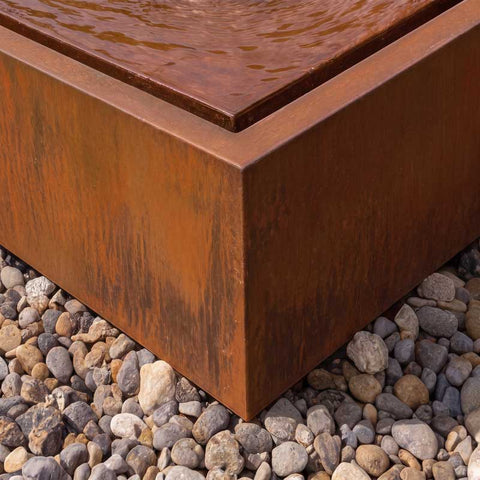 Wassertisch aus Cortenstahl "La Table R"