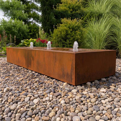 Wassertisch aus Cortenstahl "La Table R"
