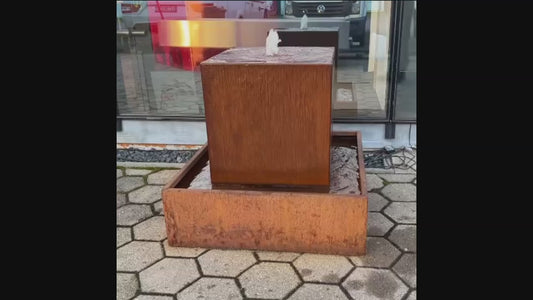 Gartenbrunnen aus Cortenstahl "Le Cube" in Cortenstahlbecken