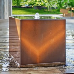Gartenbrunnen aus Cortenstahl "Le Cube"
